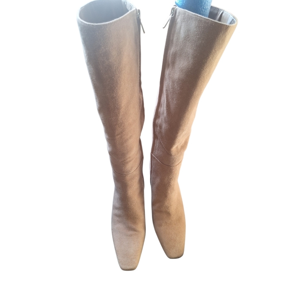 Knee-high Suede Boots in Light Brown